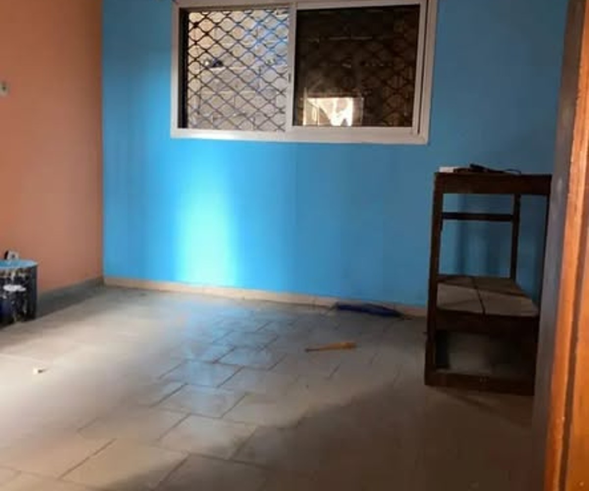 jackpot appartement moderne bien Grand situé à ndogpassi 3 vers le marché ndogpassi 3 à zéros pas du goudron avec forage prapayee cadre pers