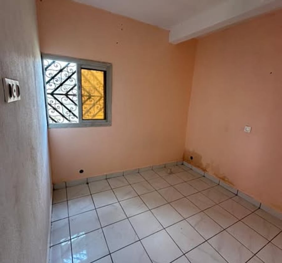 Studio à louer à Mendong (Gendarmerie)