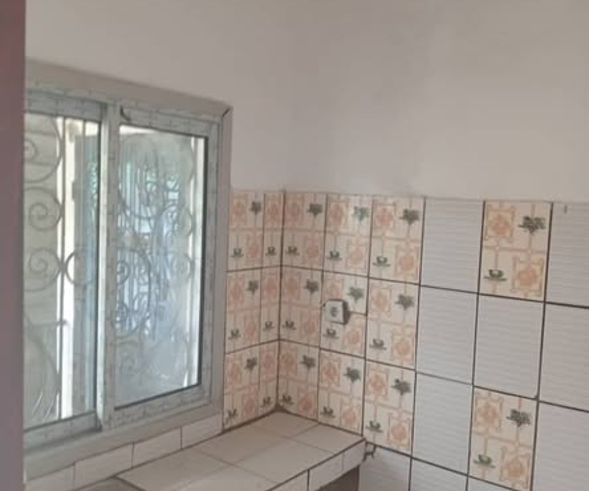 Studio moderne à louer à PK 11