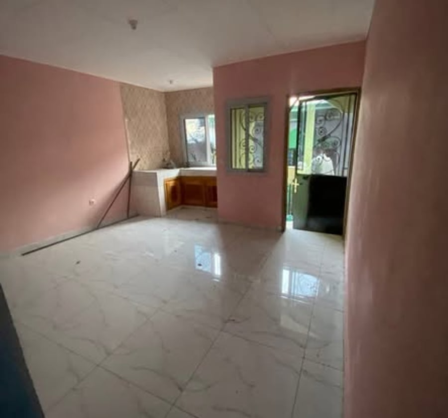 Studio moderne à louer à PK 14, Douala