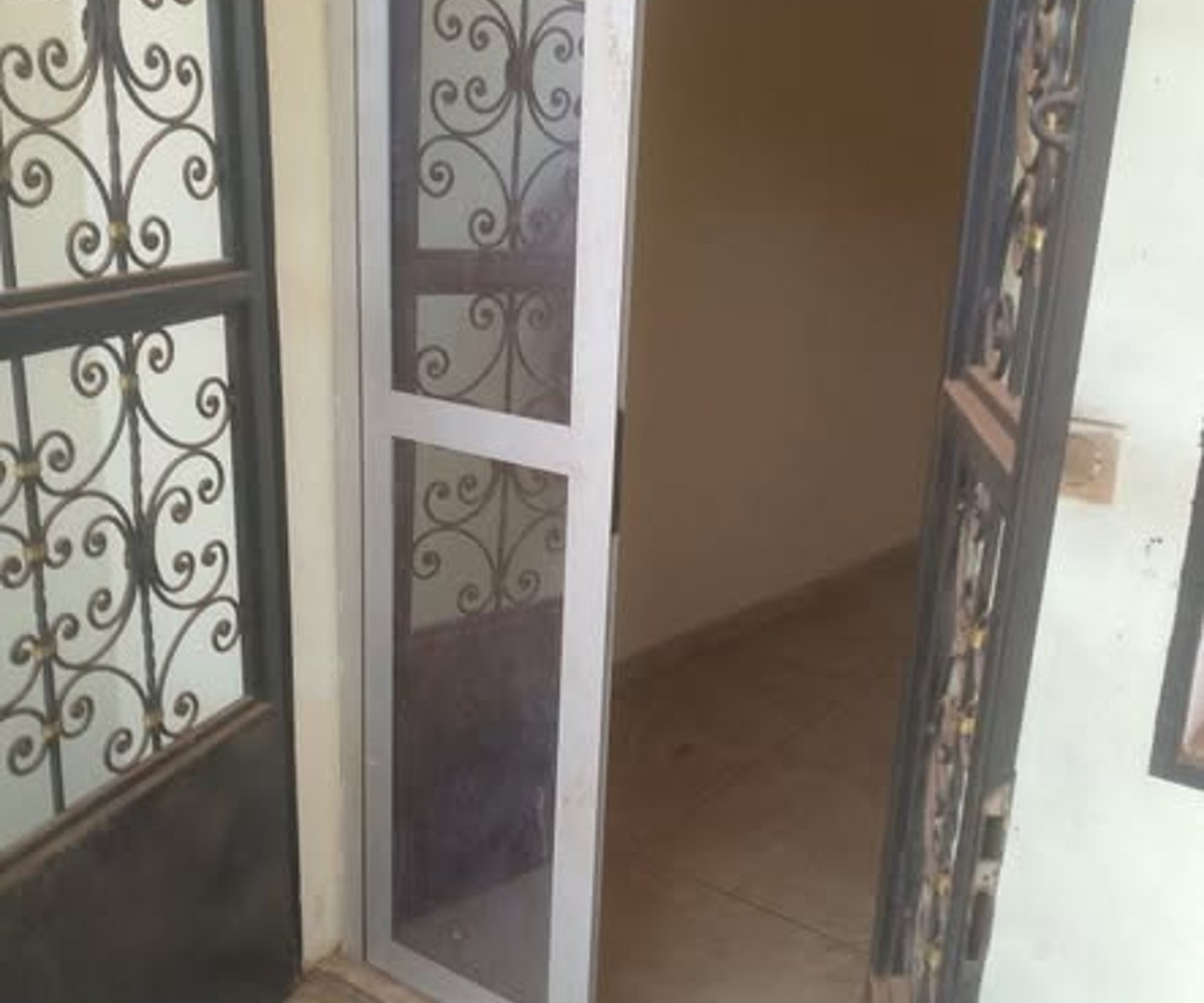 Appartement moderne à louer – Nkoabang Carrefour