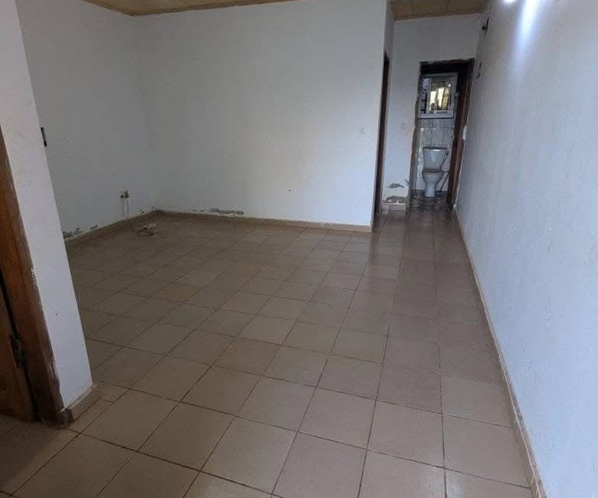Studio 4 pièces - Nkolfoulou, Yaoundé