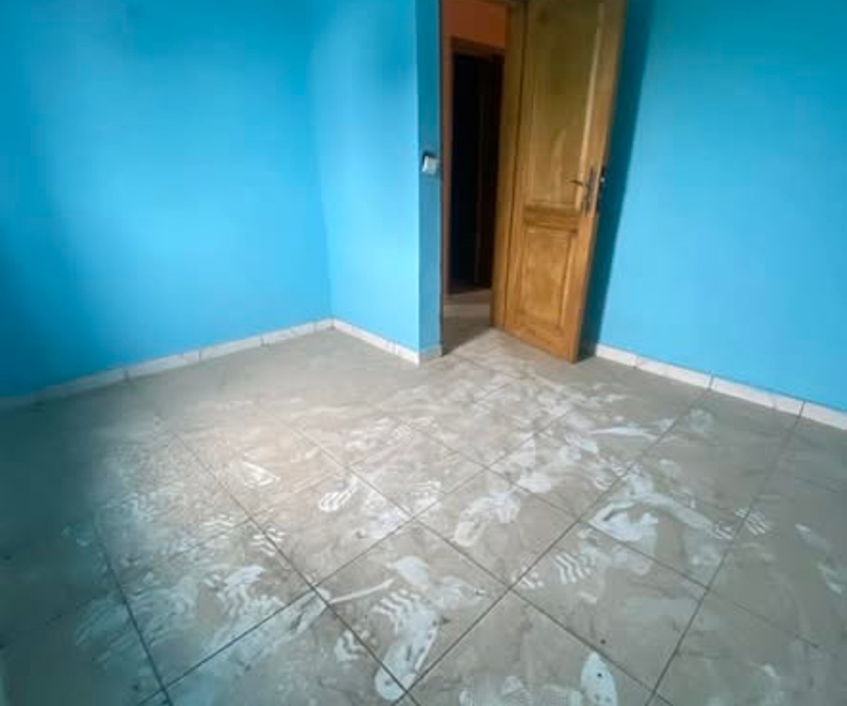 Appartement 2 chambres à Ange Raphaël - 80 000 FCFA/mois