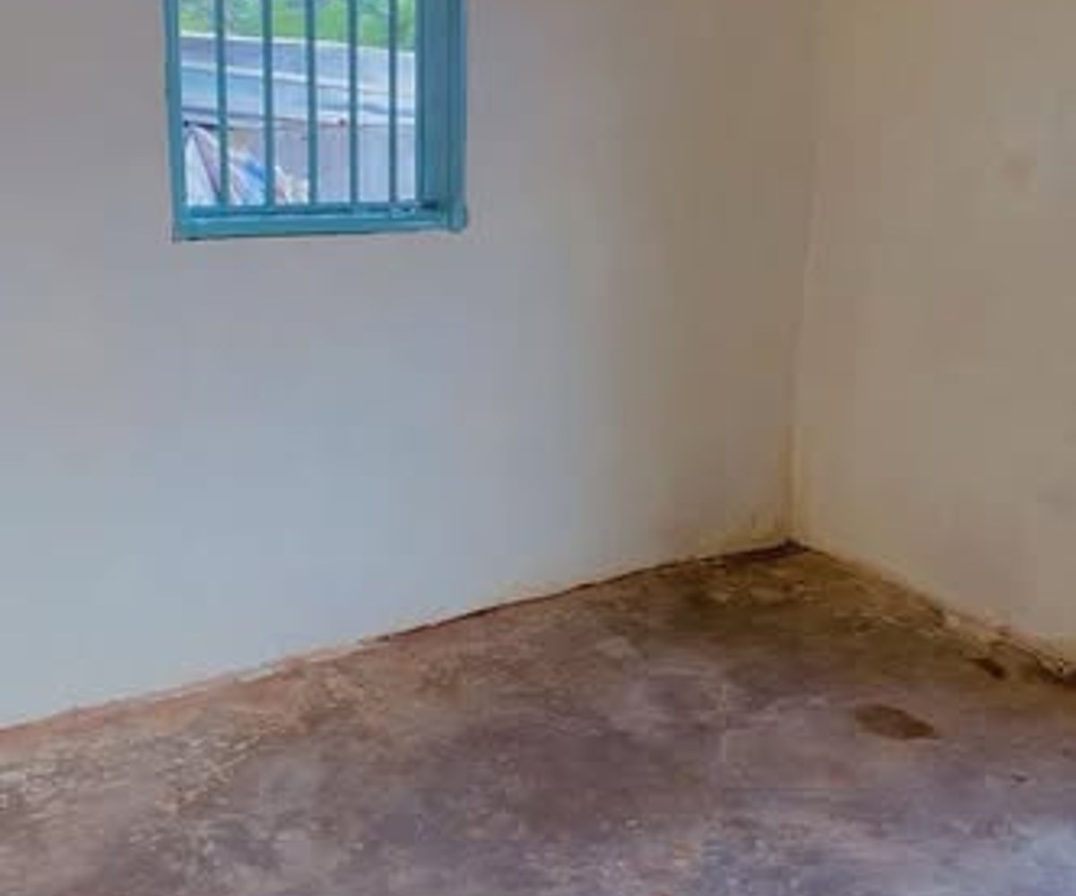 Chambre simple à louer - Coron, Yaoundé