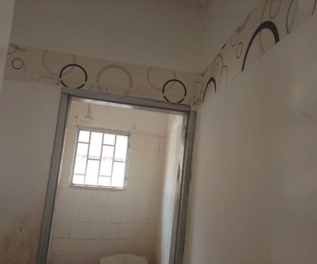 Chambre avec douche interne - Emombo, Yaoundé