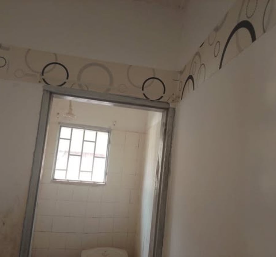 Chambre avec douche interne - Emombo, Yaoundé