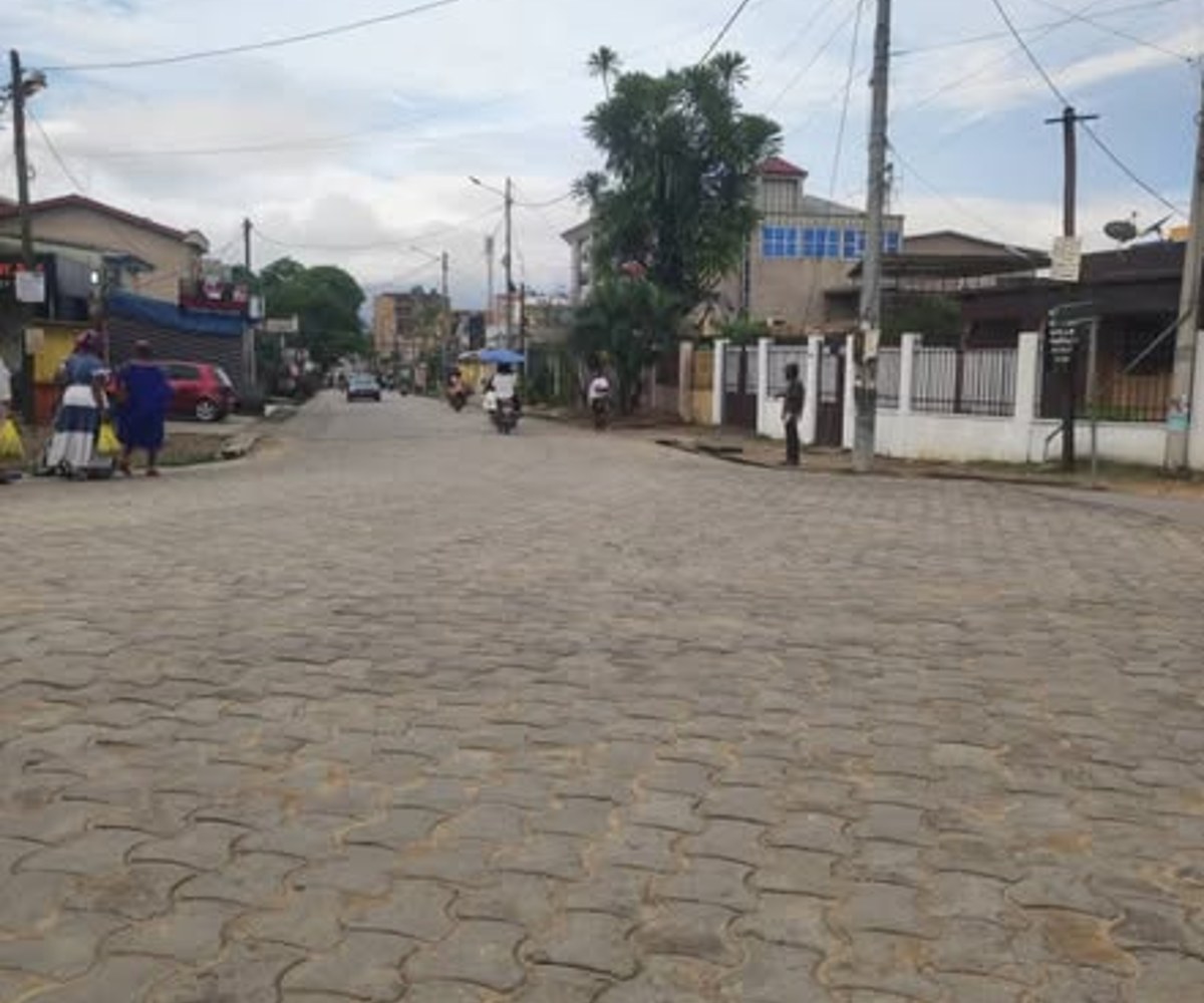 Terrain à vendre - Cité Sic, Douala - 300 m²