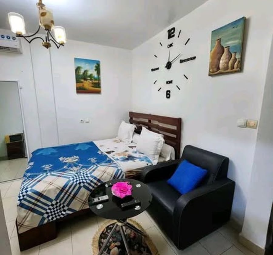Chambre meublée à Biyem-Assi, Carrefour Scalom
