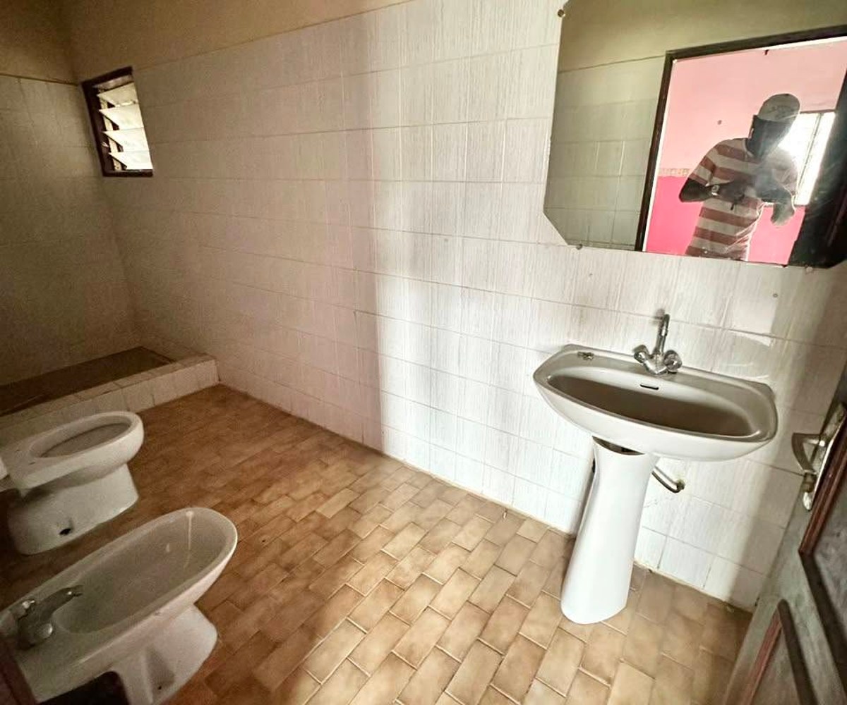 Duplex 5 chambres à louer - Bonamoussadi, Douala