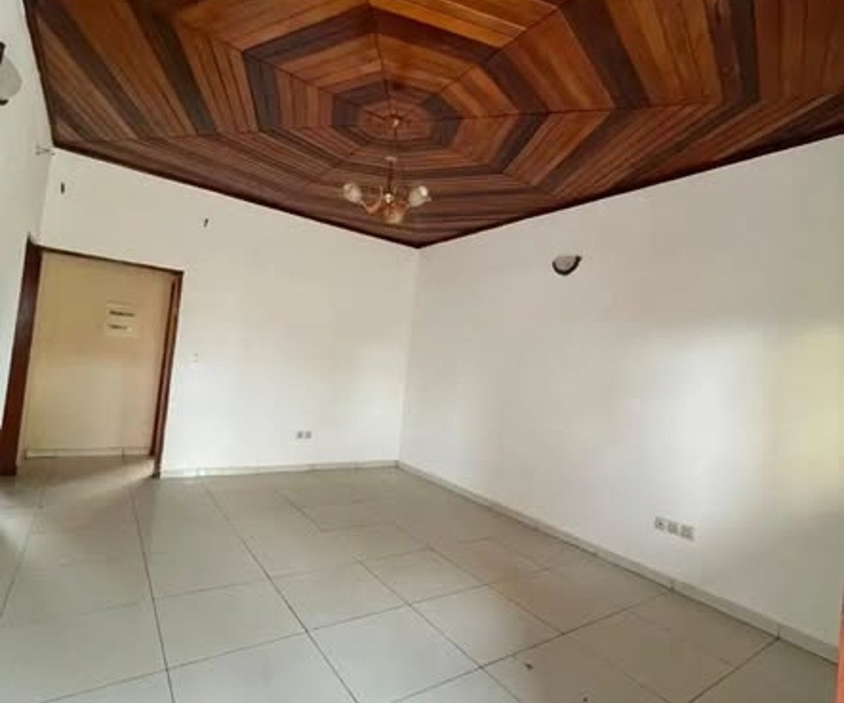Appartement 3 chambres à Odza