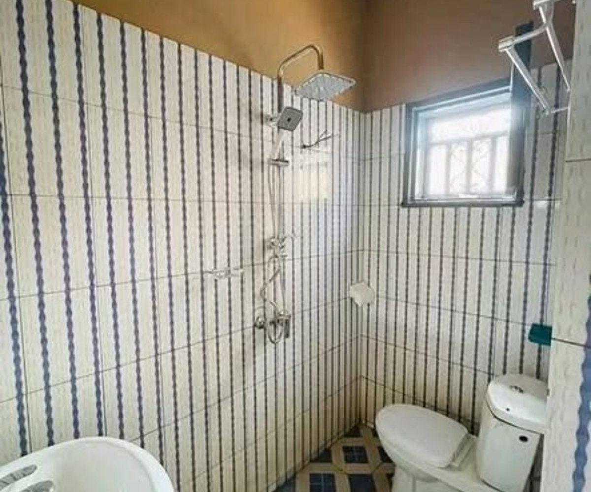 Studio moderne à louer - Carrefour Ekoumdoum