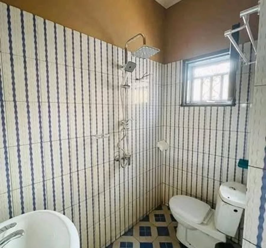 Studio moderne à louer - Carrefour Ekoumdoum