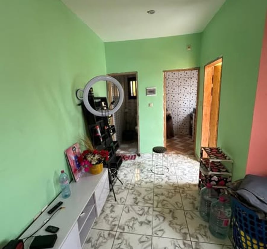 Chambre moderne à louer à Missoke