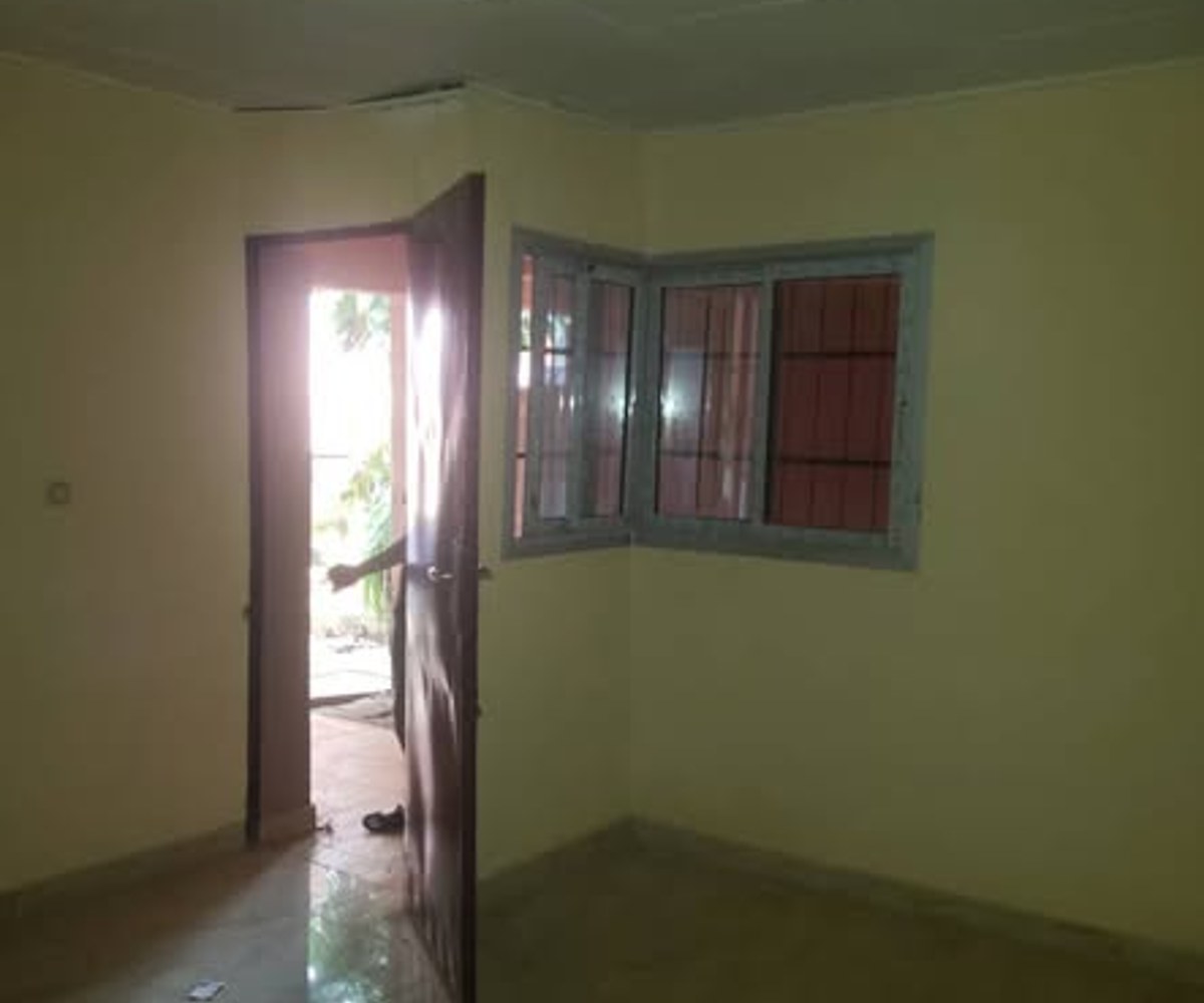 Grand studio à louer - Tropicana Yaoundé