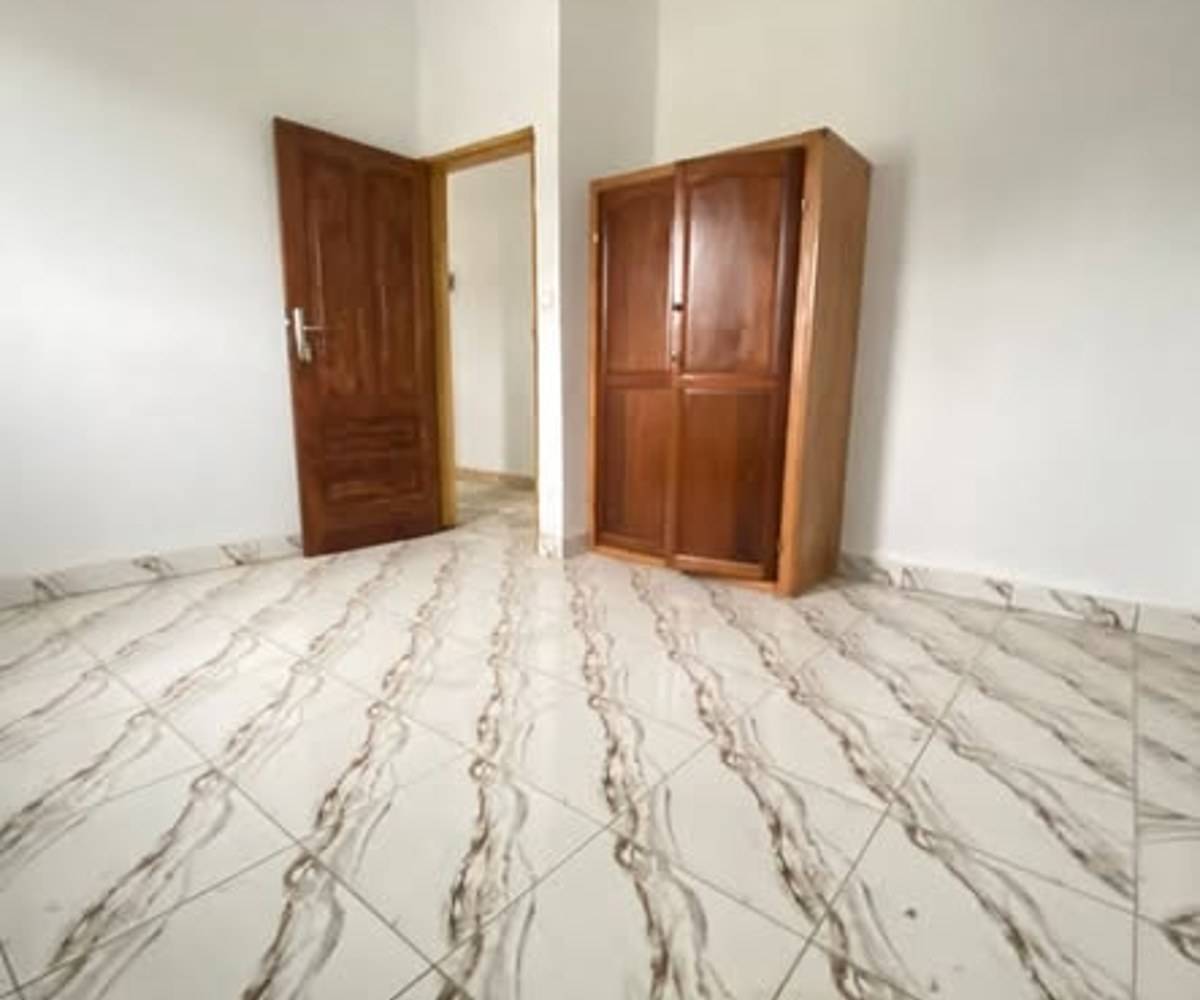 Studio moderne à louer à Bonamoussadi