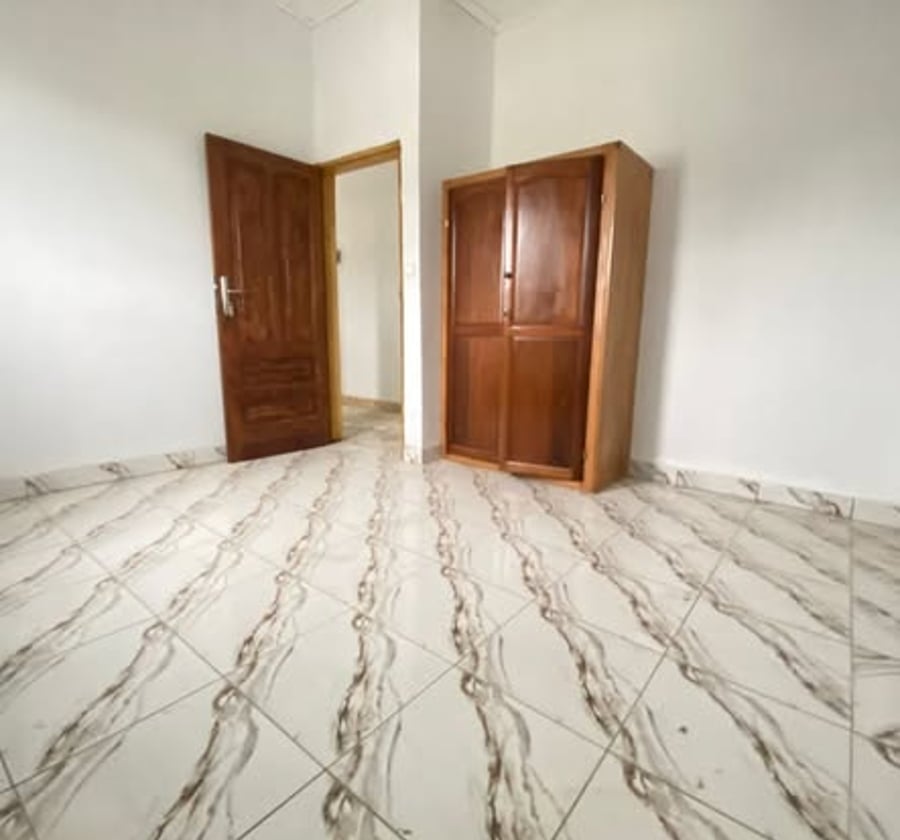 Studio moderne à louer à Bonamoussadi