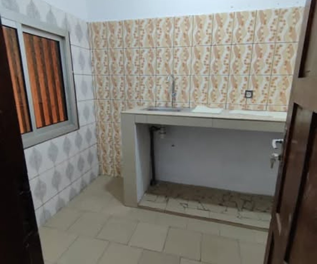 Appartement moderne 2 chambres à louer à Ngousso
