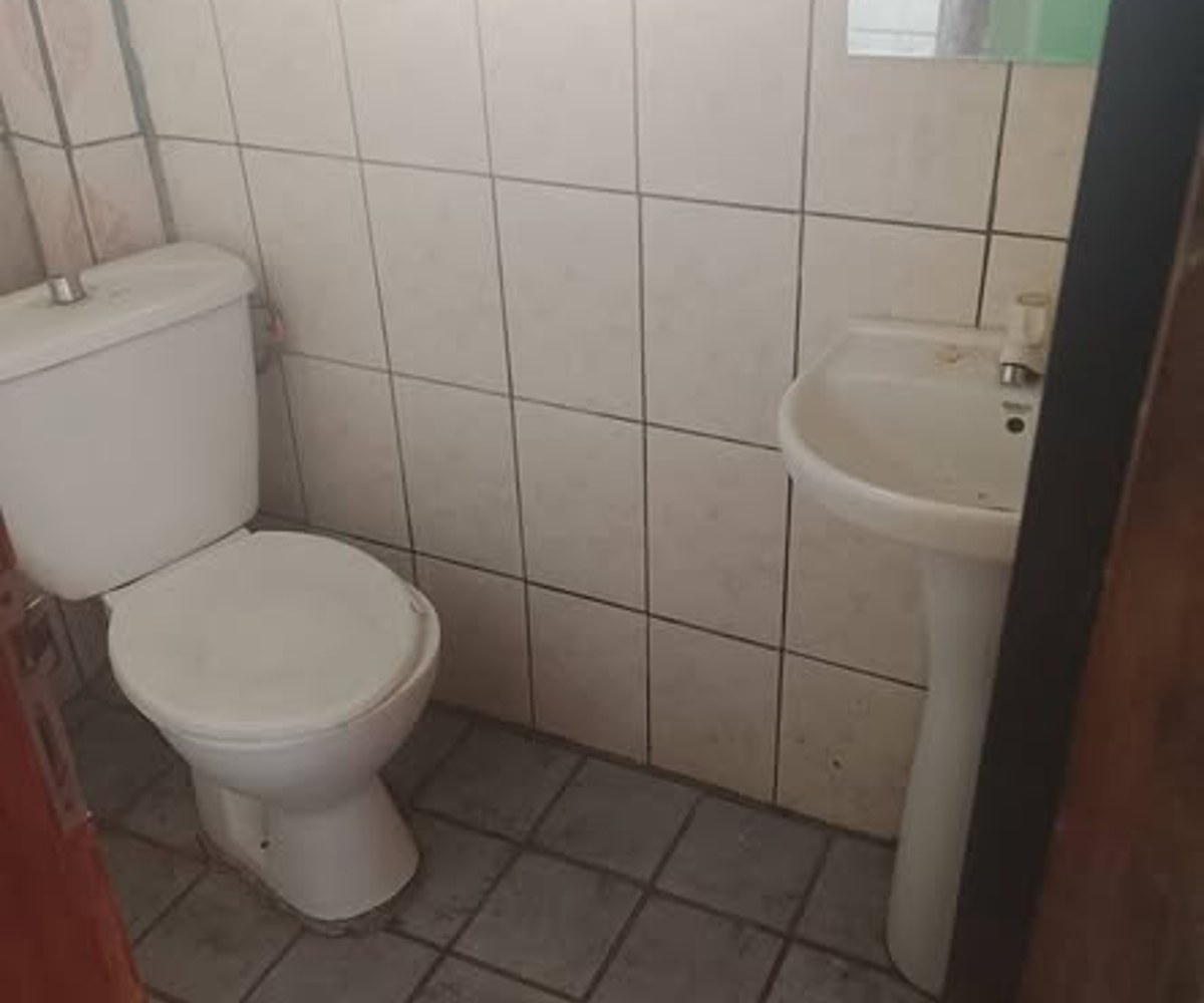 Chambre à louer à PK 8