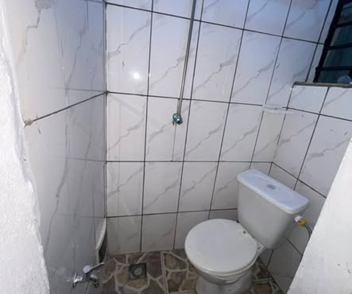 Vaste chambre moderne à Logpom, Douala