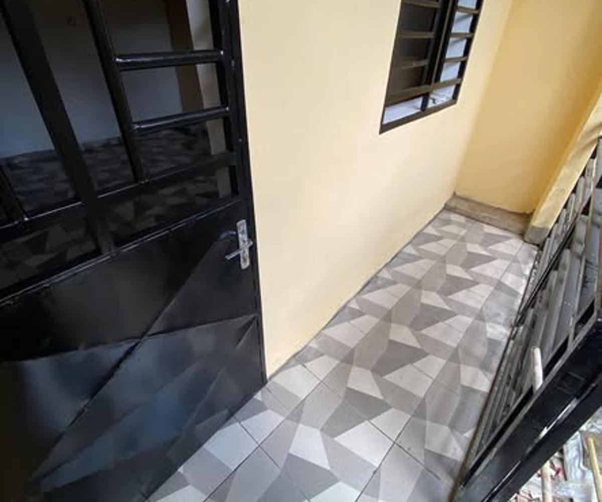 Vaste chambre moderne trois pièces – Cité des Palmiers