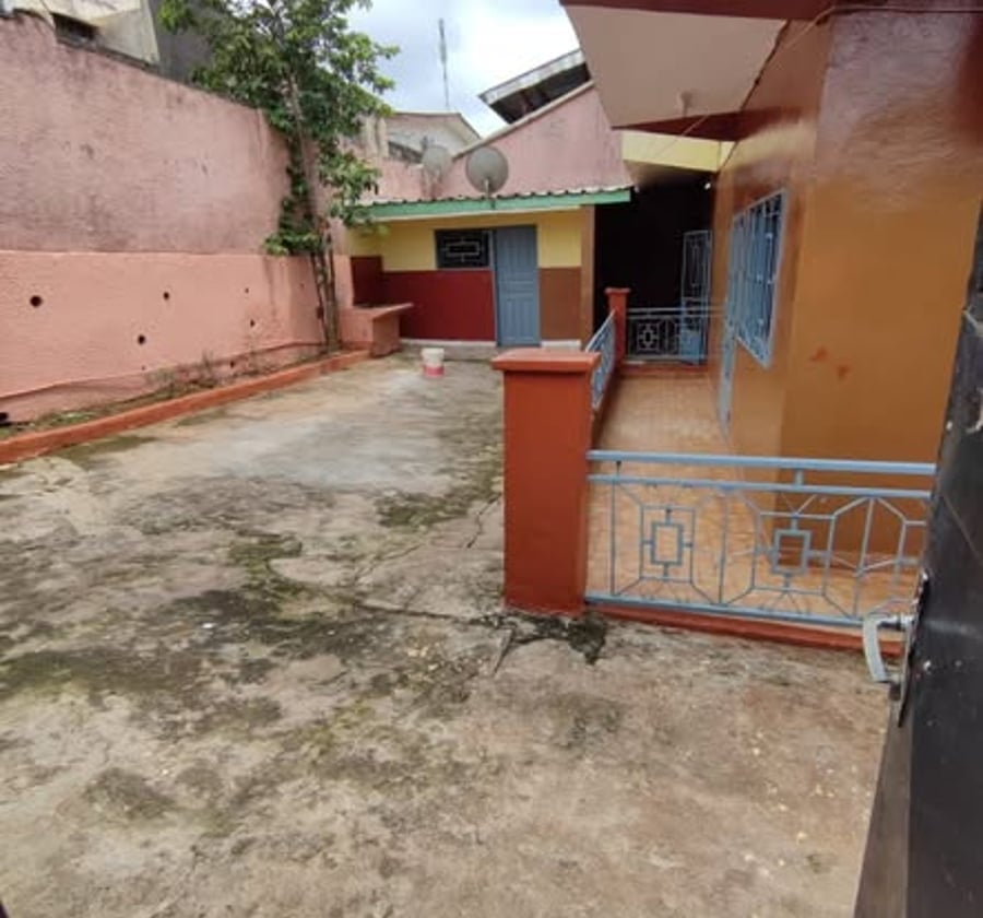 Appartement moderne individuel à louer - Titi Garage, Yaoundé