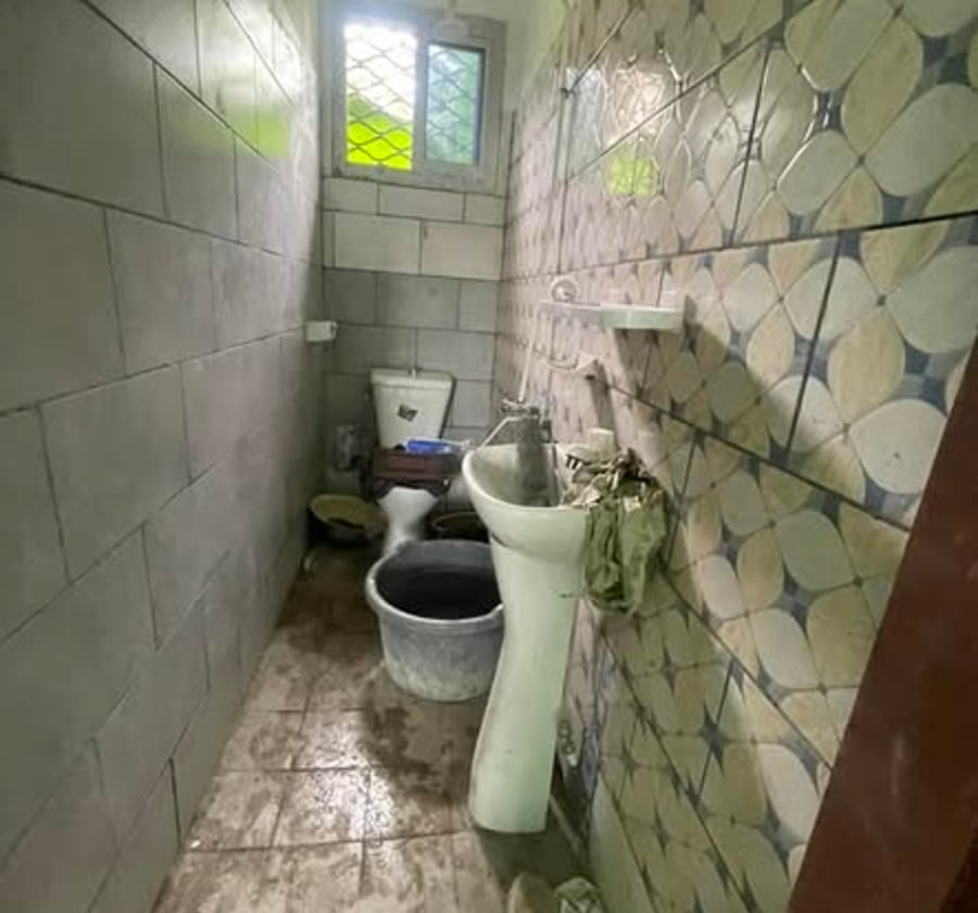 Studio moderne neuf à PK12, Douala