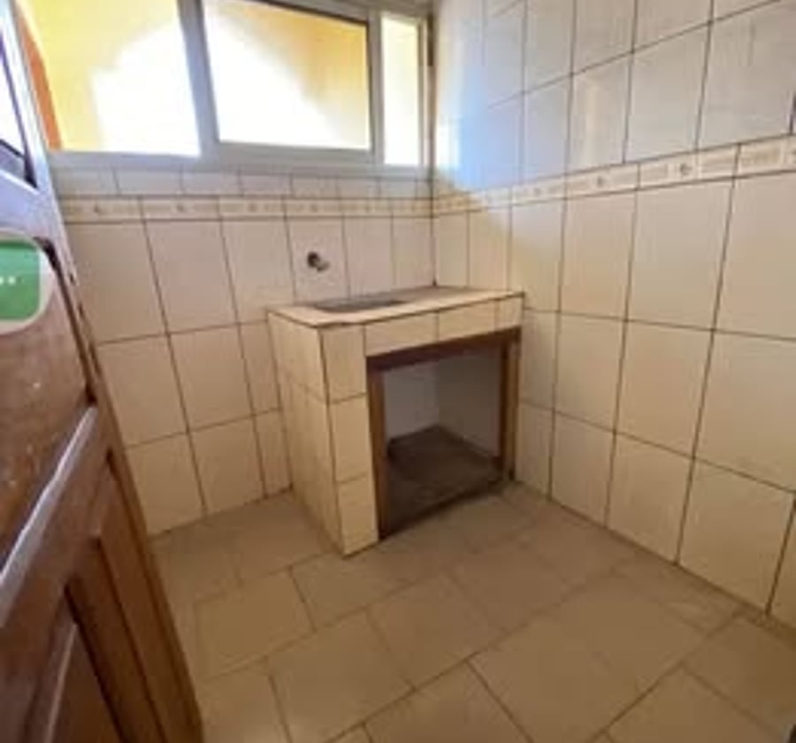 Studio moderne à Biyem-Assi