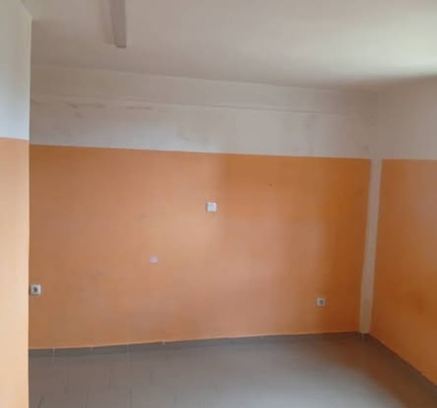 Studio moderne à louer à Logbaba Saker, Douala