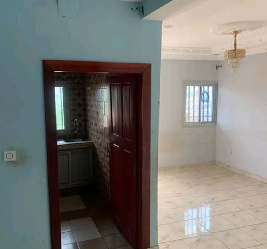 Studio moderne à louer à Fourgerol, Yaoundé