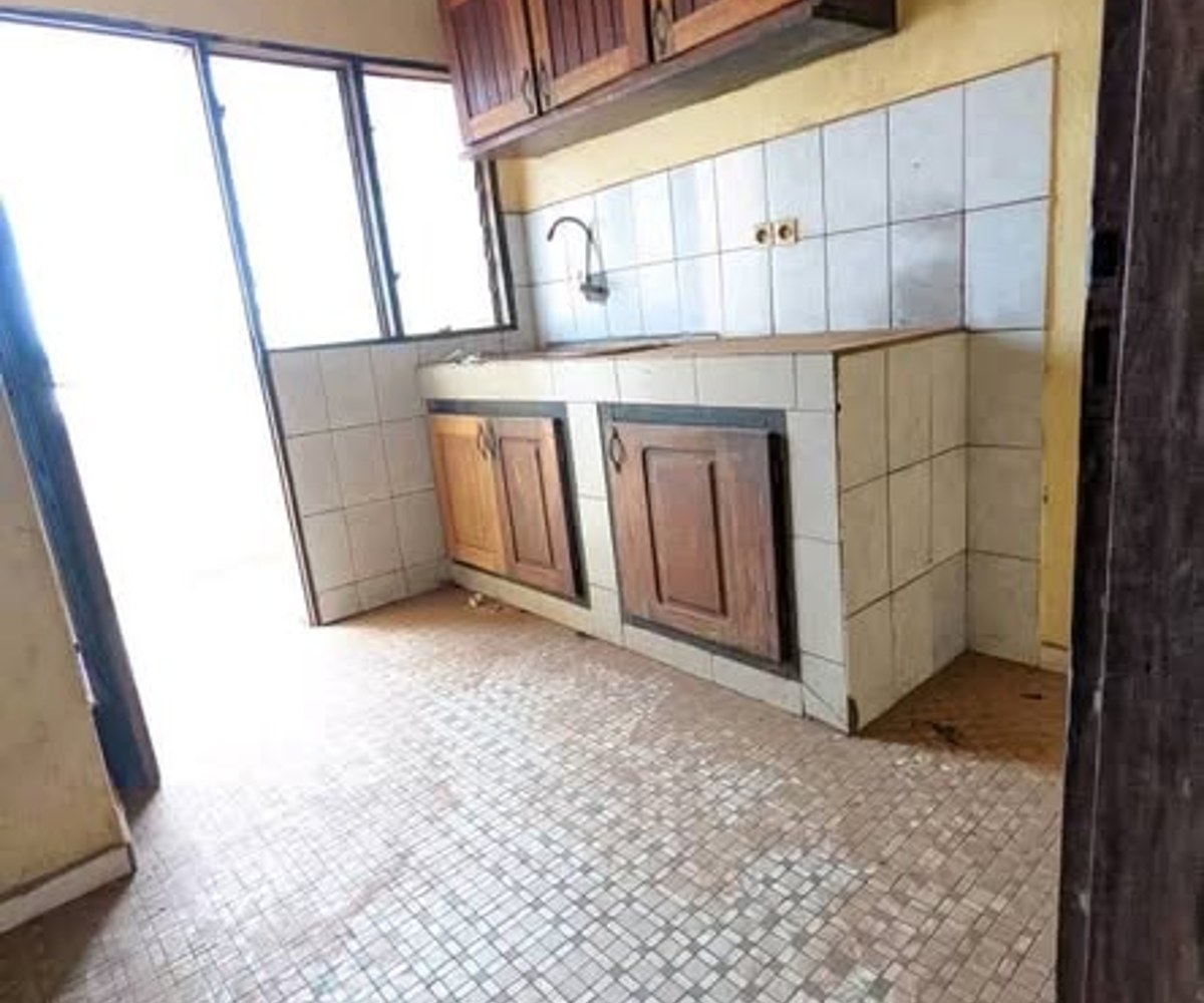 Grand appartement 3 chambres à Mvan