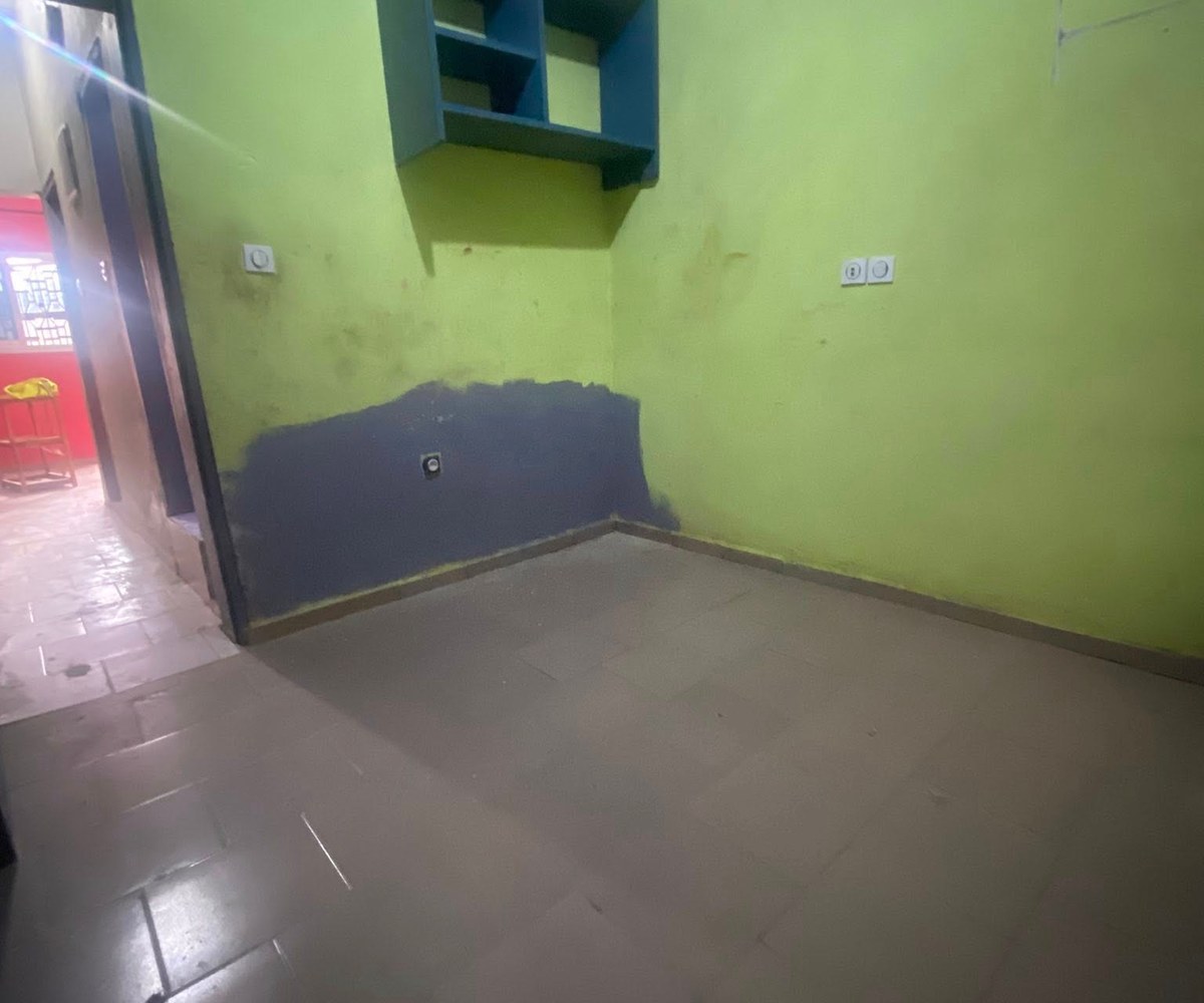Studio à louer à Cite Sic - Douala