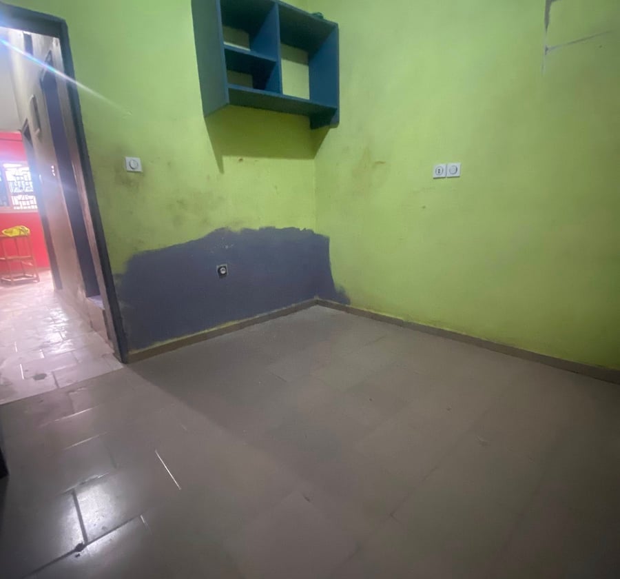 Studio à louer à Cite Sic - Douala