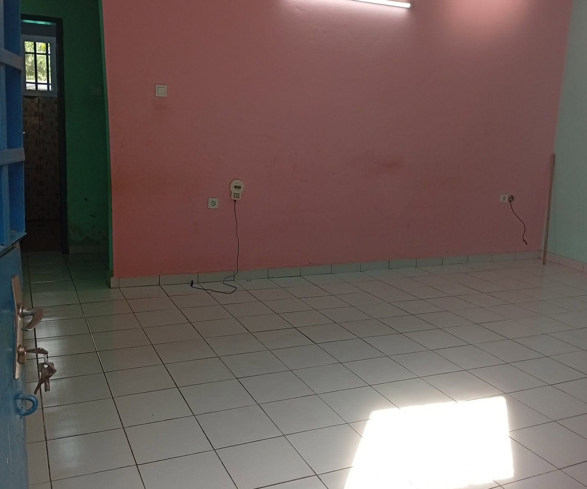 Studio moderne à louer au PK12 Douala