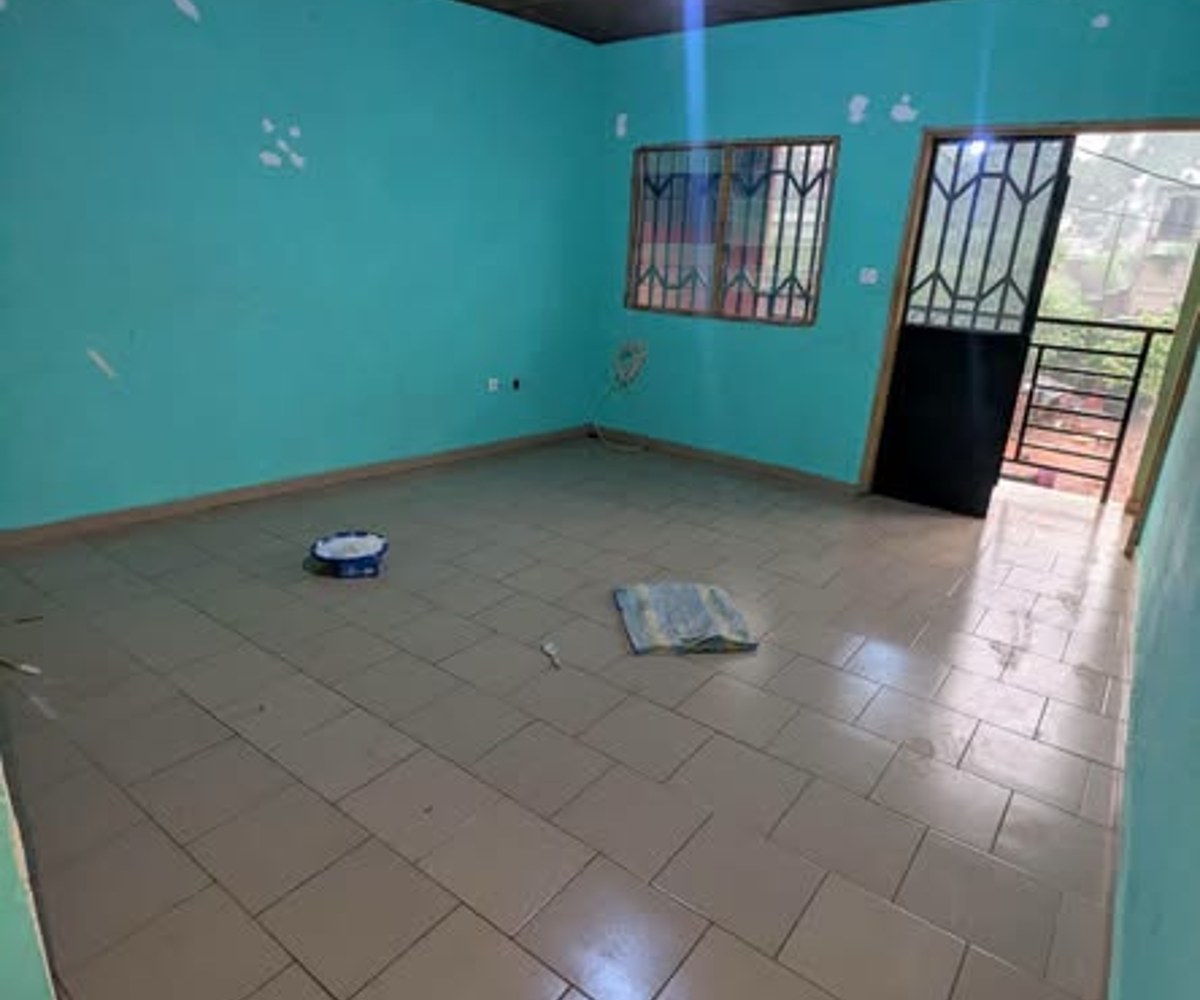 Studio moderne neuf à louer - Nkolfoulou