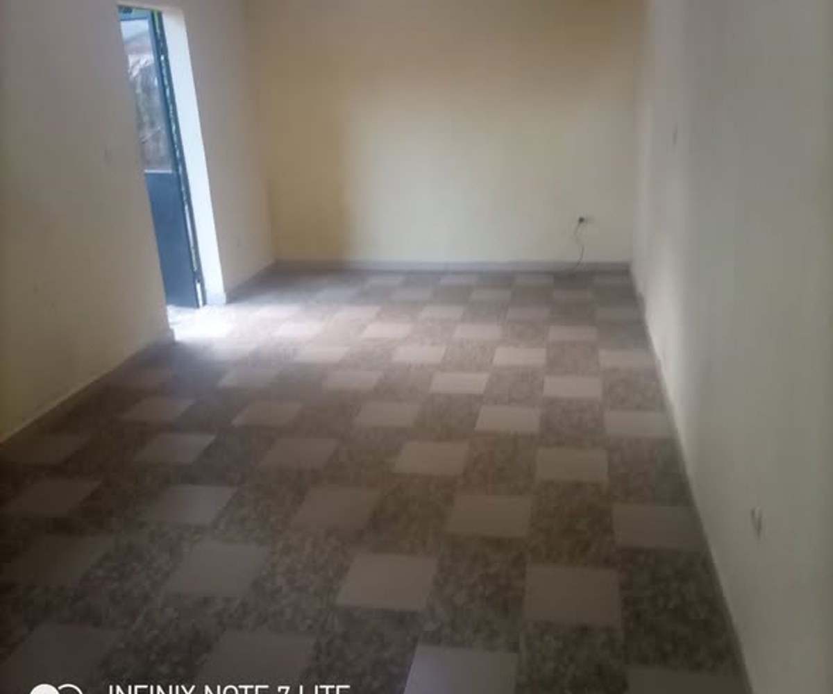 Chambre moderne à louer à Odza, Borne 10