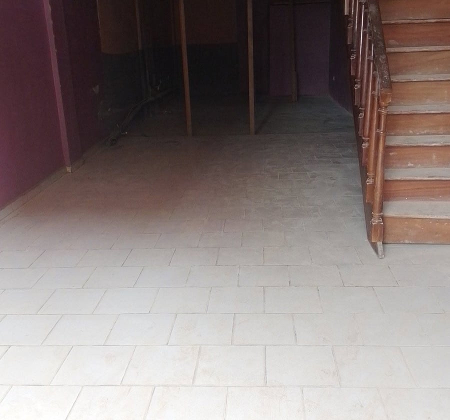 Emplacement commercial à louer - Yaoundé Nkolndongo