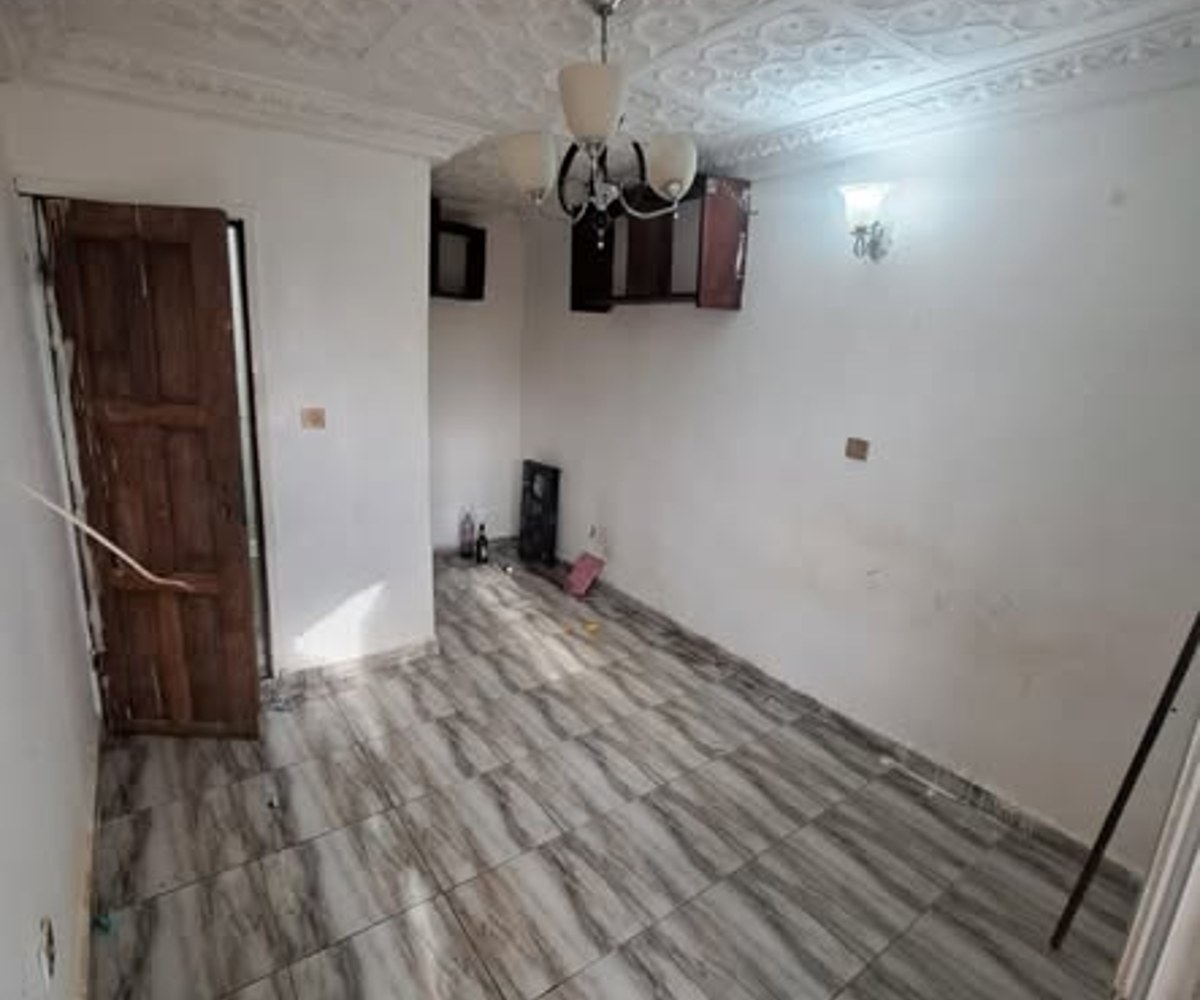 Chambre moderne à louer à Fokou Nkoabang