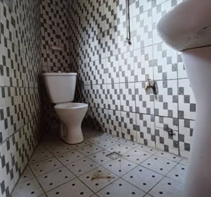 Studio moderne à louer à Ndogpassi 2