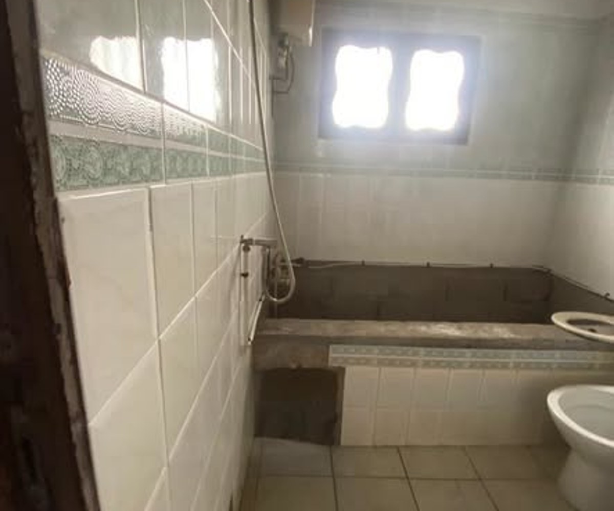 Duplex 5 chambres à louer - Ndogbong