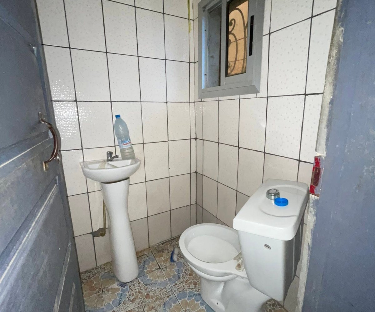 Chambre moderne à louer à Logbessou