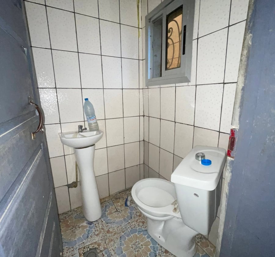 Chambre moderne à louer à Logbessou