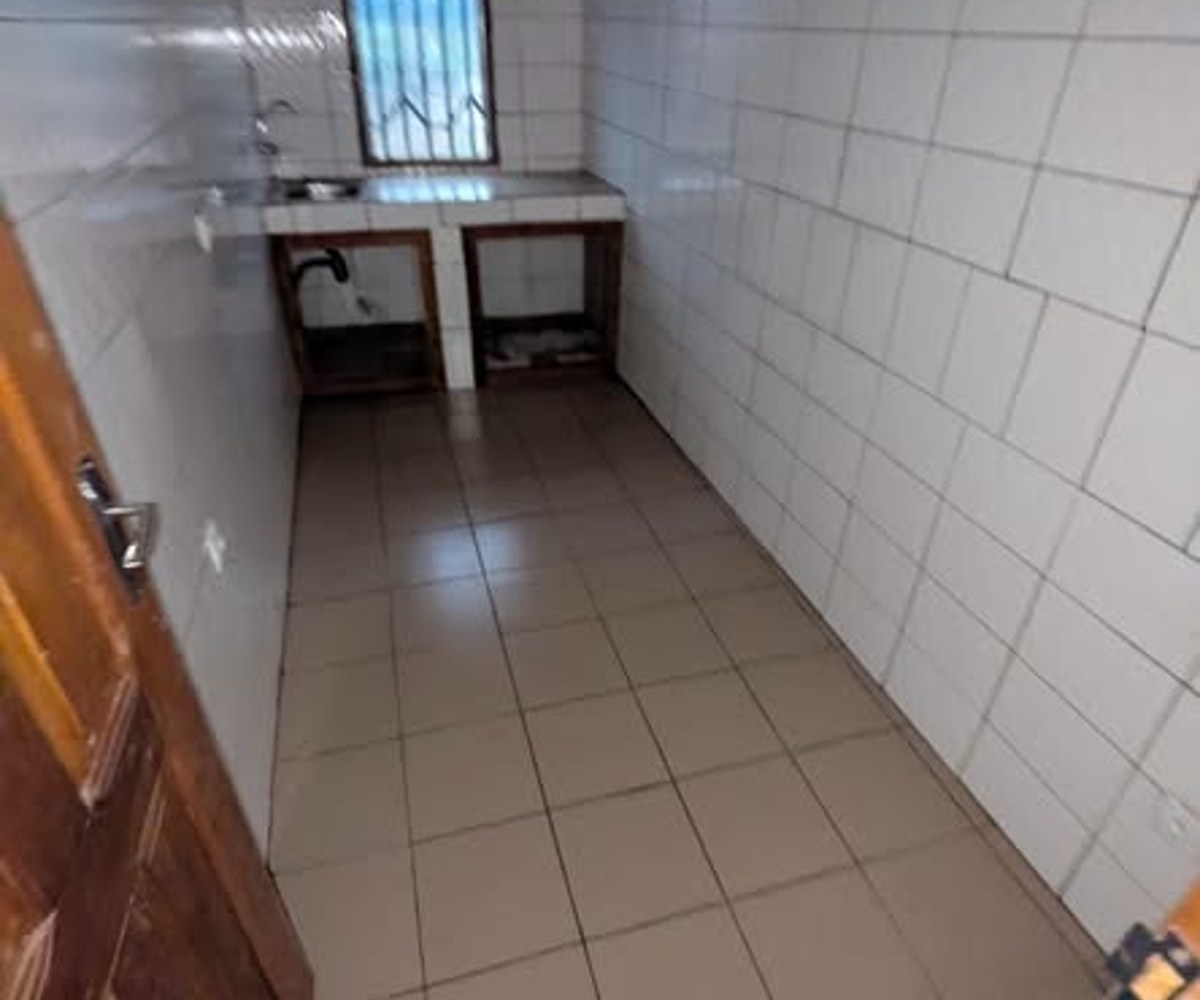 Studio moderne neuf à louer - Nkolfoulou
