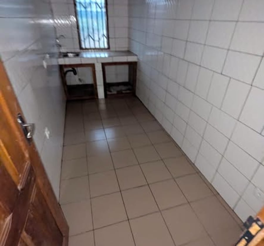 Studio moderne neuf à louer - Nkolfoulou