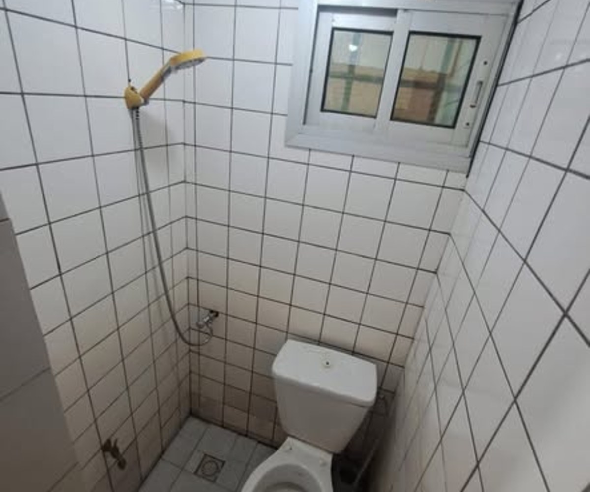 Chambre moderne à Odza petit marché