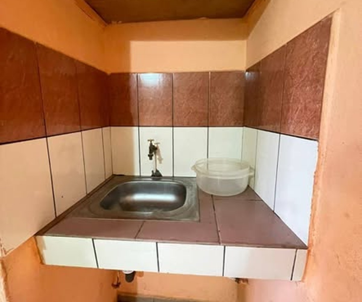 Chambre moderne à louer – Montée Chapelle, Obili (Yaoundé)