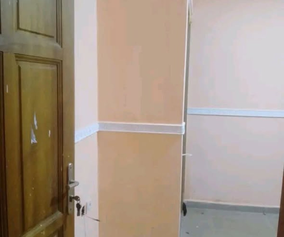Chambre moderne à Nkoabang