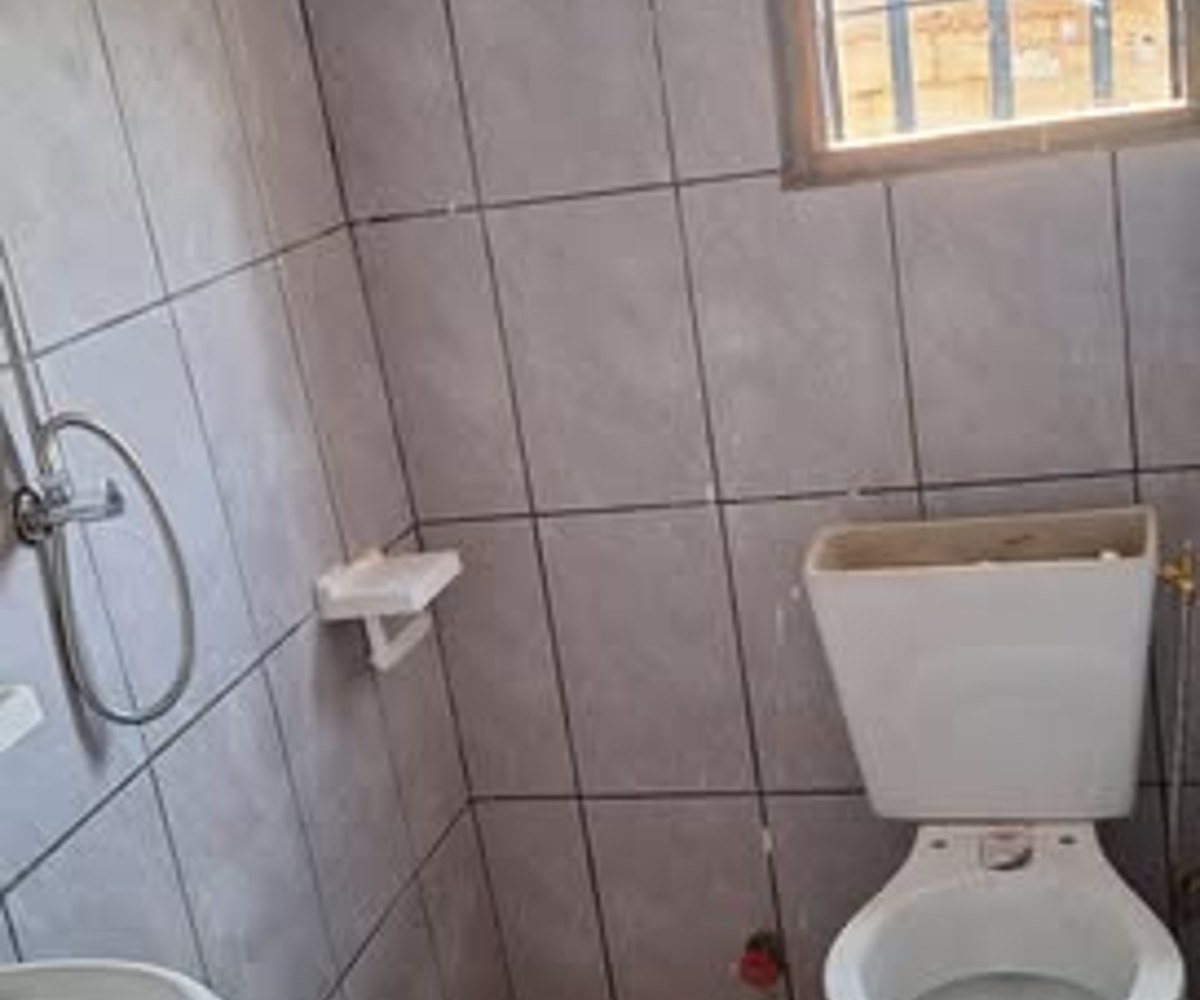 Studio moderne à louer à Ekoumdoum
