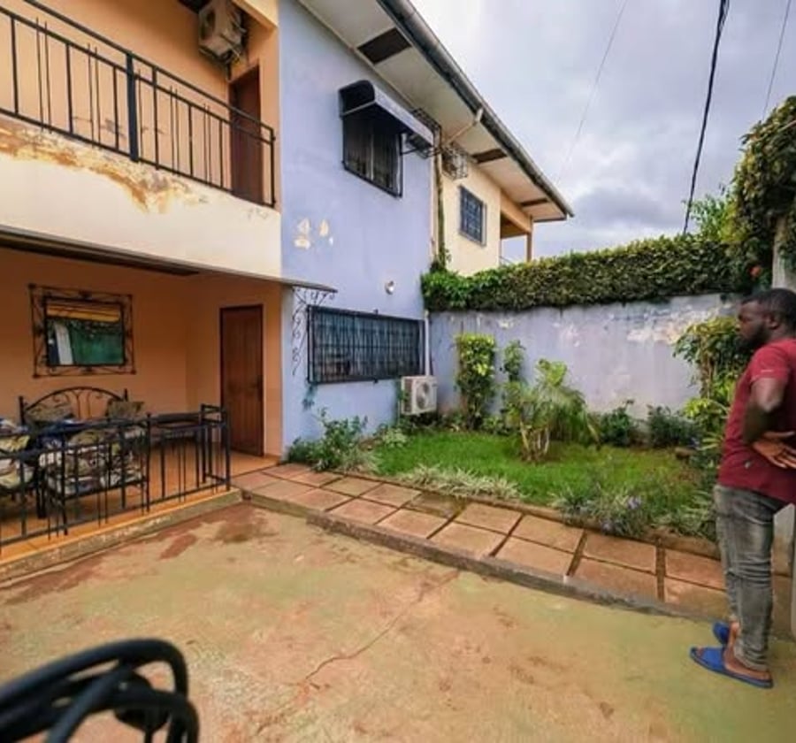Duplex à louer à Yaoundé Titi Garage