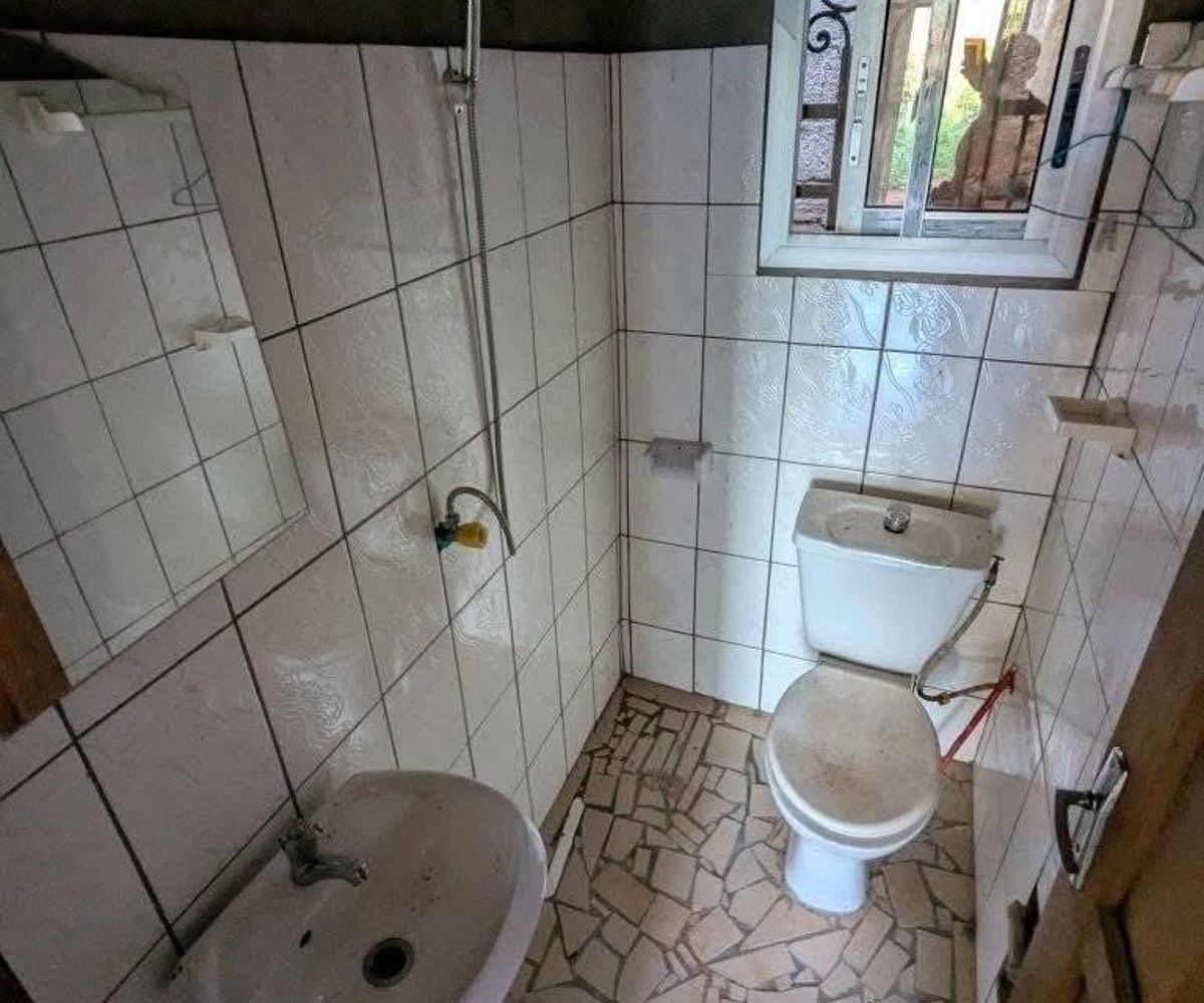 Studio 4 pièces - Nkolfoulou, Yaoundé