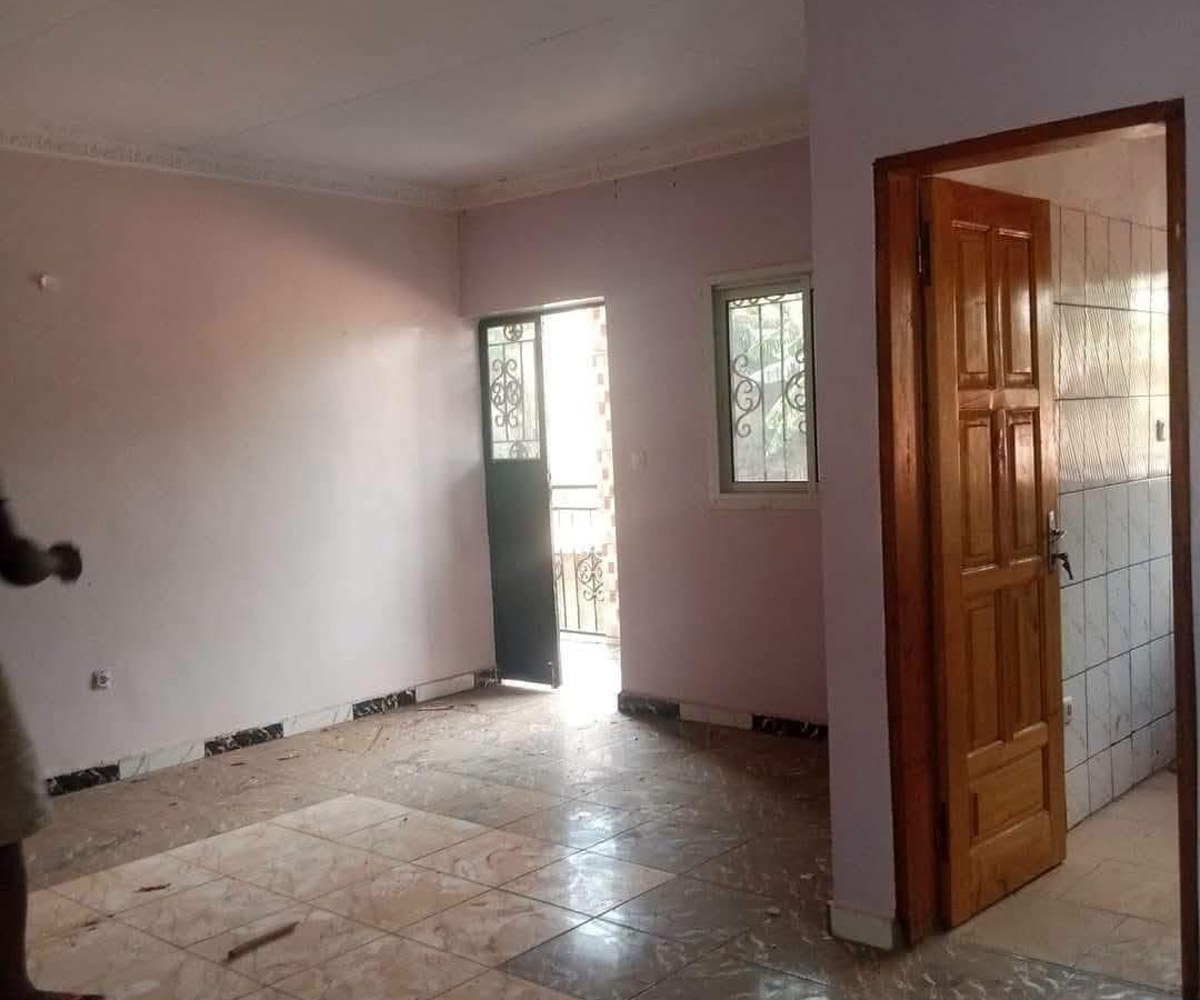 Studio moderne à louer - Carrefour MECC, Yaoundé